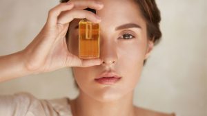 Những cách chăm sóc da mặt bằng vitamin E ngay tại nhà