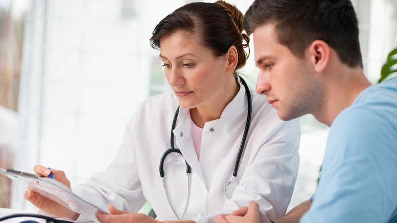 Thăm khám và điều trị y tế khi cần thiết